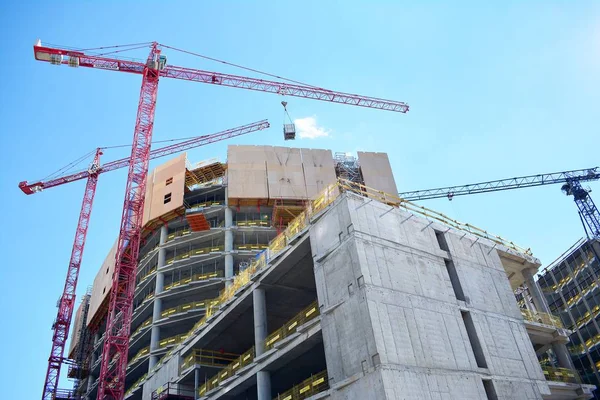 Varsovia Polonia Julio 2018 Construcción Del Edificio Oficinas Mennica Legacy — Foto de Stock