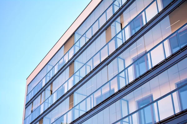 Nuevo Edificio Apartamentos Día Soleado — Foto de Stock