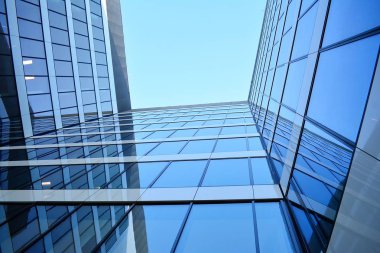 蓝色的清洁玻璃墙的现代摩天大楼modern gökdelenin mavi temiz cam duvar