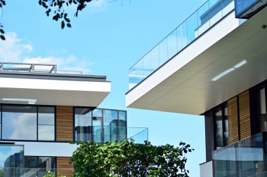 Yeni bir modern apartman detay