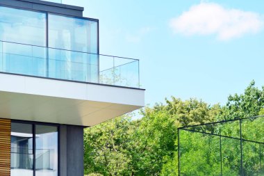 Yeni bir modern apartman detay