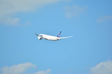 Varşova, Polonya. 6 Temmuz 2018. SP-Lrd Lot - Polonya Havayolları Boeing Dreamliner 787-8 Varşova Chopin Havaalanı Pist uçuyor 