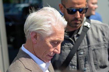 Varşova, Polonya. 9 Temmuz 2018. Charlie Watts, hayranları ile bir toplantı sırasında efsanevi Rolling Stones takımının müzisyen. Sadece gidiş daha önce Varşova konser sonrası