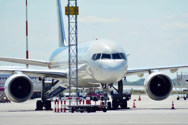 Варшава Польша Июля 2018 Года N431Up Boeing 757 24Apf Ups — стоковое фото