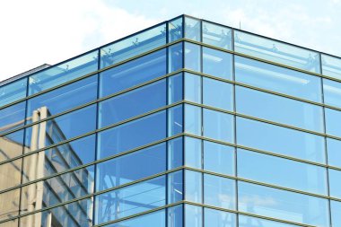 Kentsel arka plan, modern Cam cephe, detay ofis iş Binası