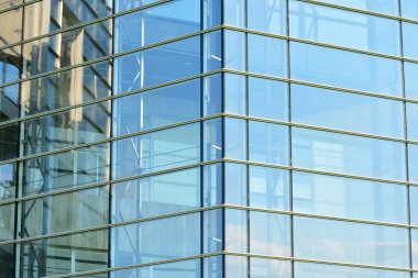 Kentsel arka plan, modern Cam cephe, detay ofis iş Binası
