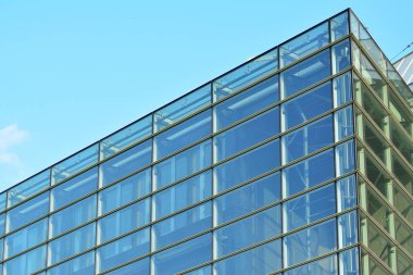Kentsel arka plan, modern Cam cephe, detay ofis iş Binası