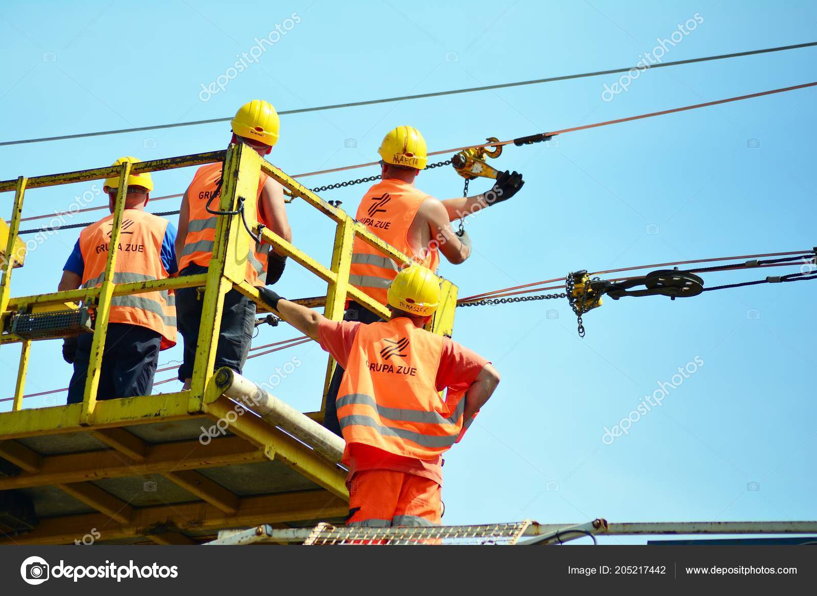 Warsaw Poland July 18 Construction Workers Install New Electric Traction Stock Editorial Photo C Grand Warszawski