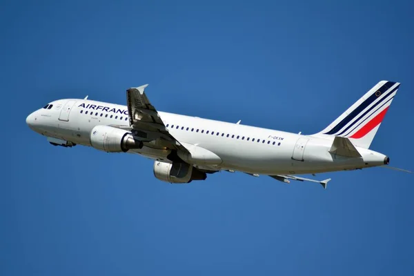 Warschau Polen Juli 2018 Flugzeug Gkxm Air France Airbus A320 — Stockfoto