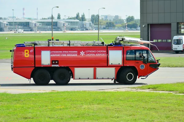ワルシャワ ポーランド 2018 ショパン空港消防隊 — ストック写真