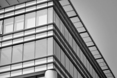 Modern ofis binası duvar yapılmış çelik ve cam. Siyah ve beyaz.