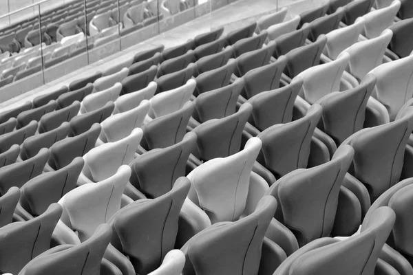 Fundo Cadeiras Estádio Vermelho Vazias Uma Fileira Preto Branco — Fotografia de Stock