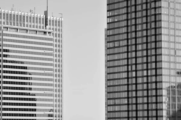 Parede Edifício Escritório Moderno Feito Aço Vidro Preto Branco — Fotografia de Stock