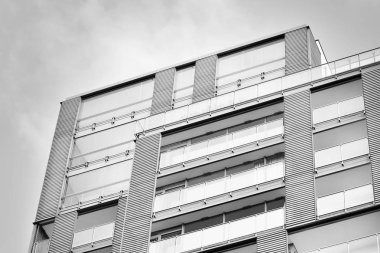 Modern apartman dış görünüşü. siyah ve beyaz.