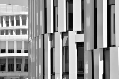 Modern ofis binası duvar yapılmış çelik ve cam. Siyah ve beyaz.