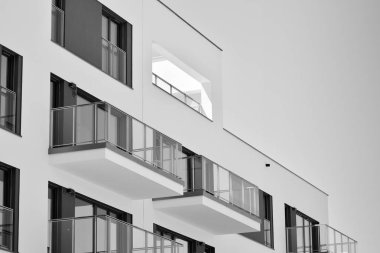 Modern apartman dış görünüşü. siyah ve beyaz.