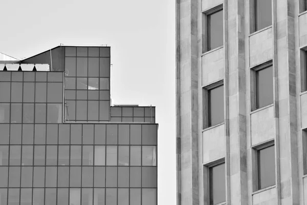 Moderno Edificio Oficinas Pared Acero Vidrio Blanco Negro —  Fotos de Stock