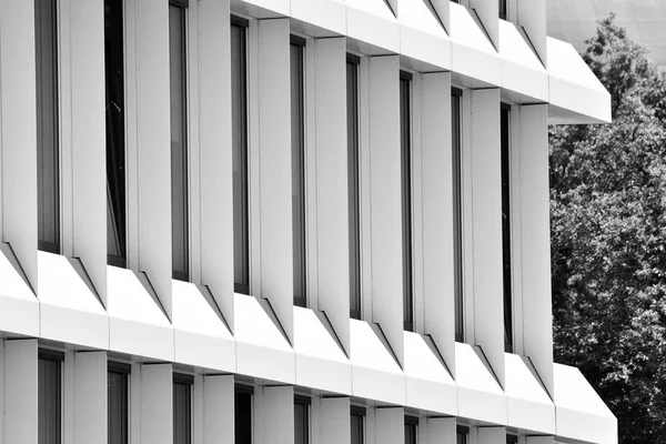 Moderno Edificio Oficinas Pared Acero Vidrio Blanco Negro — Foto de Stock