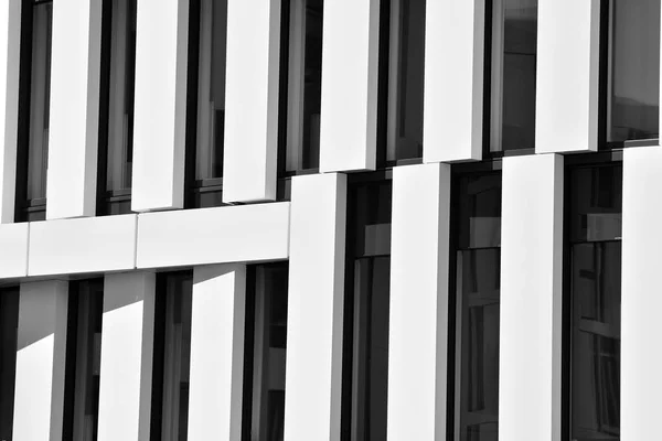 Moderno Edificio Oficinas Pared Acero Vidrio Blanco Negro —  Fotos de Stock