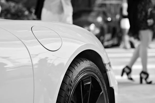 Vue Rapprochée Feu Arrière Voiture Sport Noir Blanc — Photo