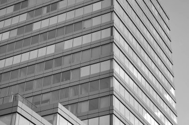 Modern ofis binası duvar yapılmış çelik ve cam. Siyah ve beyaz.