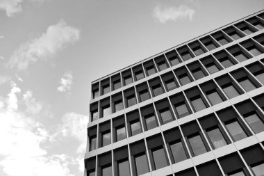 Modern ofis binası duvar yapılmış çelik ve cam. Siyah ve beyaz.