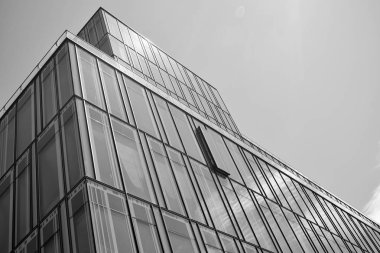 Modern ofis binası duvar yapılmış çelik ve cam. Siyah ve beyaz.