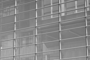 Modern ofis binası duvar yapılmış çelik ve cam. Siyah ve beyaz.