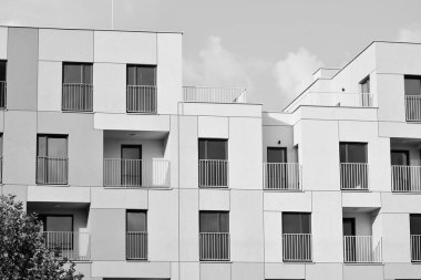Modern apartman dış görünüşü. siyah ve beyaz.