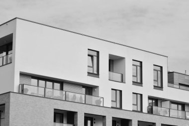 Modern apartman dış görünüşü. siyah ve beyaz.