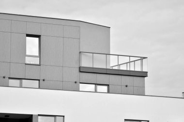 Modern apartman dış görünüşü. siyah ve beyaz.