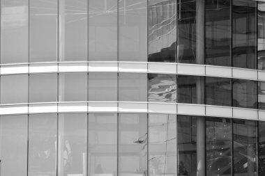 Modern ofis binası duvar yapılmış çelik ve cam. Siyah ve beyaz.