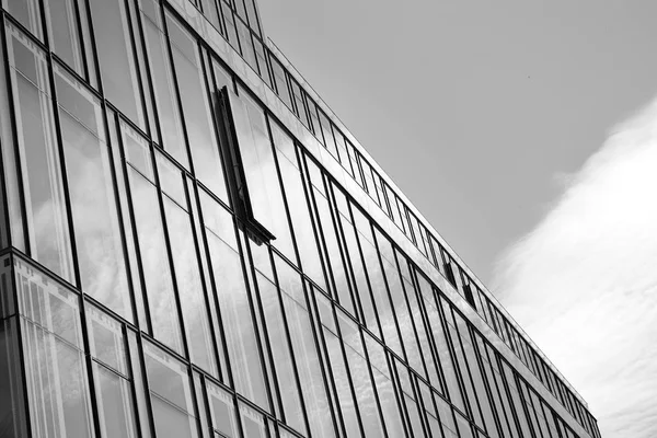 Moderno Edificio Oficinas Pared Acero Vidrio Blanco Negro — Foto de Stock