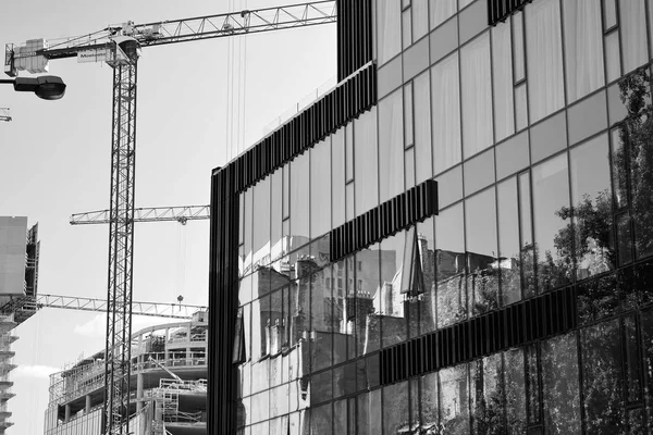 Parede Edifício Escritório Moderno Feito Aço Vidro Preto Branco — Fotografia de Stock