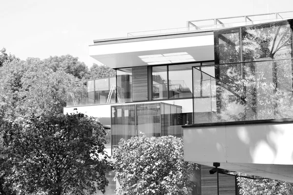 Modern Apartment Building Exterior Black White — Stock Photo, Image