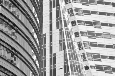 Modern ofis binası duvar yapılmış çelik ve cam. Siyah ve beyaz.