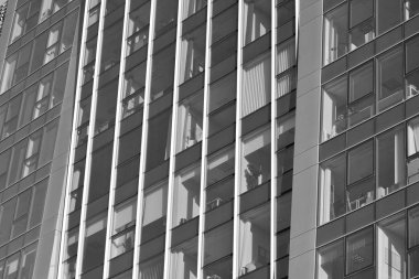 Modern ofis binası duvar yapılmış çelik ve cam. Siyah ve beyaz.