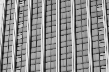 Modern ofis binası duvar yapılmış çelik ve cam. Siyah ve beyaz.