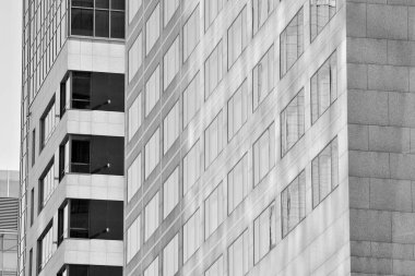 Modern ofis binası duvar yapılmış çelik ve cam. Siyah ve beyaz.