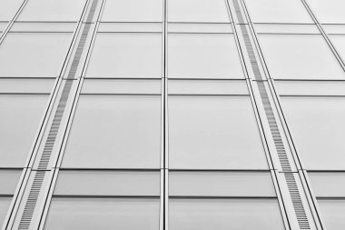 Modern ofis binası duvar yapılmış çelik ve cam. Siyah ve beyaz.