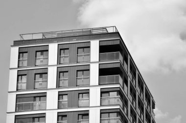 Modern apartman dış görünüşü. siyah ve beyaz.