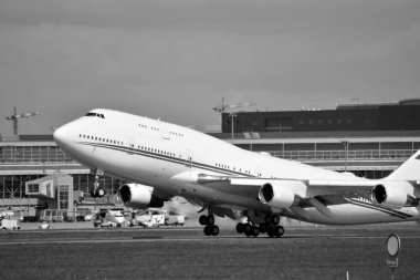 Uçak, siyah ve beyaz.