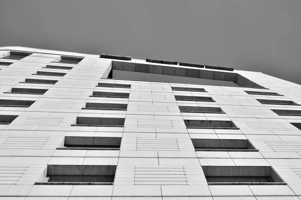 Moderno Edificio Oficinas Pared Acero Vidrio Blanco Negro —  Fotos de Stock