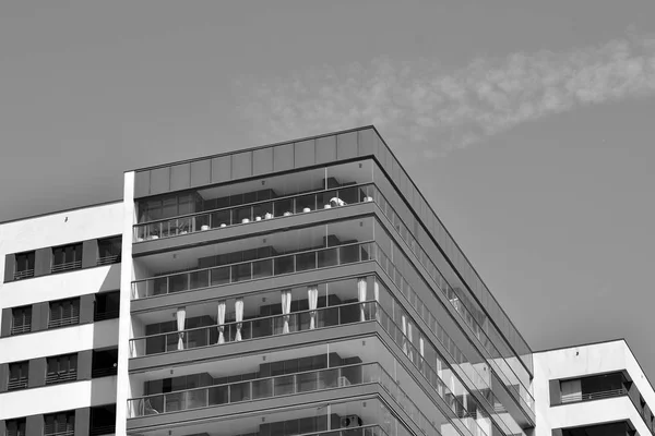 Moderno Edificio Apartamentos Exterior Blanco Negro — Foto de Stock