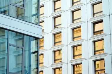 Kahverengi windows binanın. Geometrik arka plan. Bina cephe