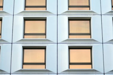 Kahverengi windows binanın. Geometrik arka plan. Bina cephe