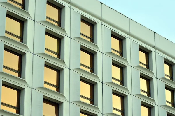 Коричневі Вікна Будівлі Геометричний Фон Фасад Будівлі — стокове фото
