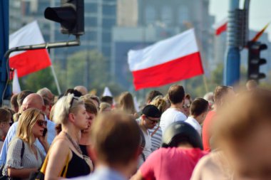 Varşova, Polonya. 1 Ağustos 2018. Varşova Ayaklanması yıldönümü kutlaması. Roma Dmowski roundabout.