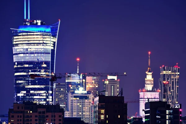 Vista Fantástica Uma Cidade Grande Noite Com Arquitetura Moderna Iluminada — Fotografia de Stock