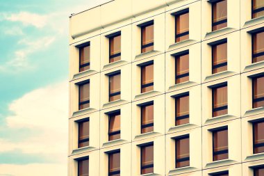 Soyut en az tarzı mimari arka plan. Modern bina cephe detay. Retro renkleri stilizasyon